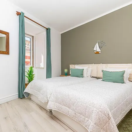 Apartment Ponte Romana-riverside With Sun Terrace *